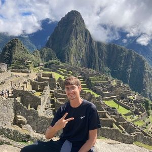 Meet your Posher, Adam